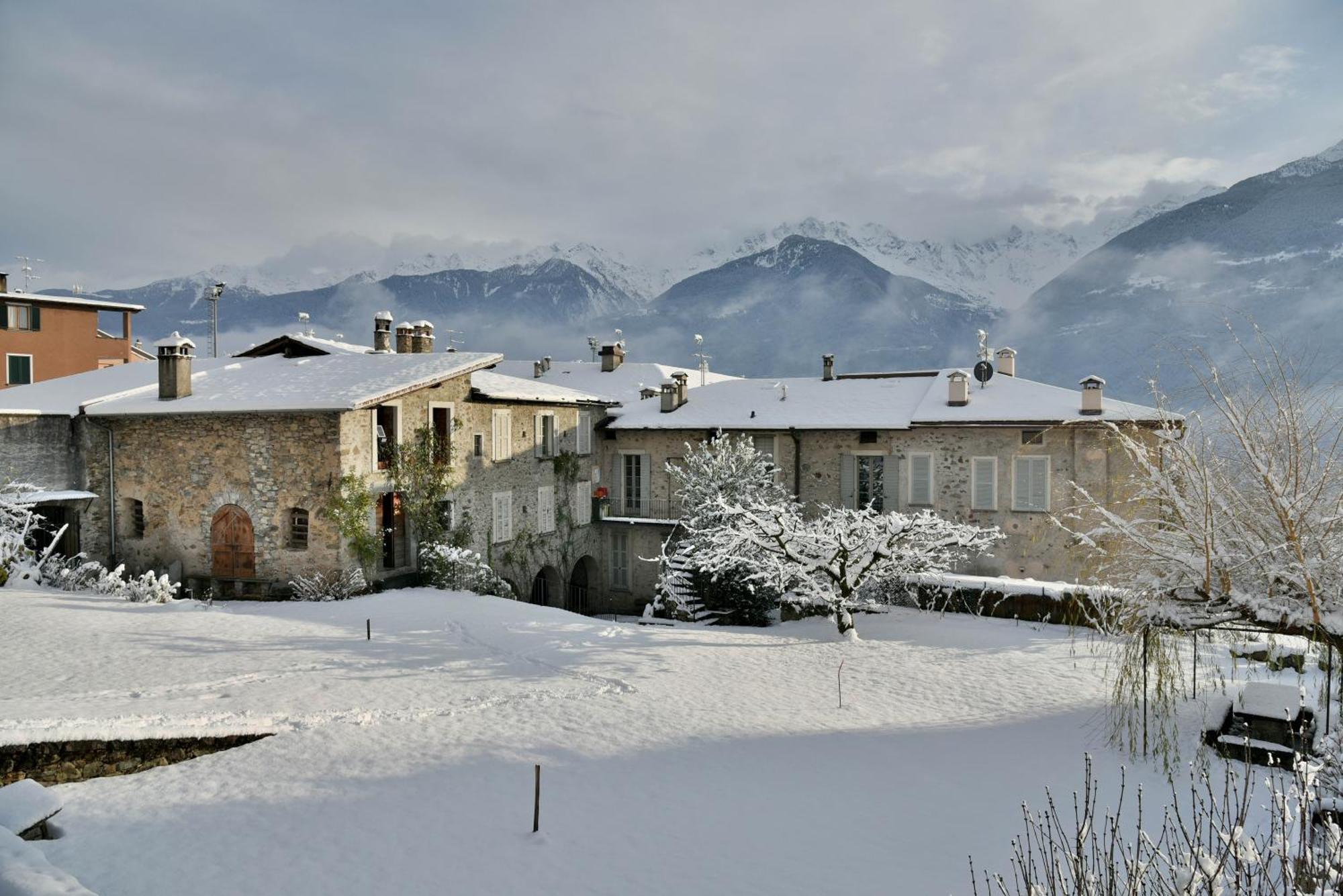 Vila Piano Nobile Al Roseto Del Drago San Bernardo  Exteriér fotografie