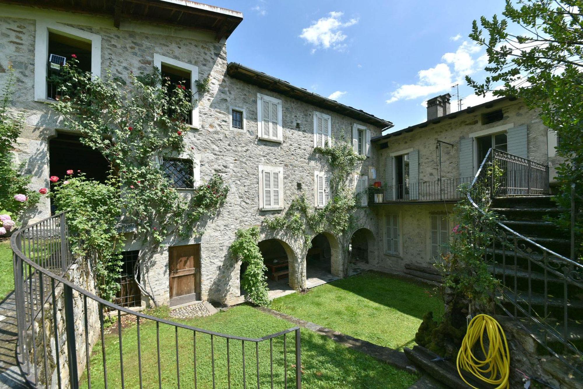 Vila Piano Nobile Al Roseto Del Drago San Bernardo  Exteriér fotografie