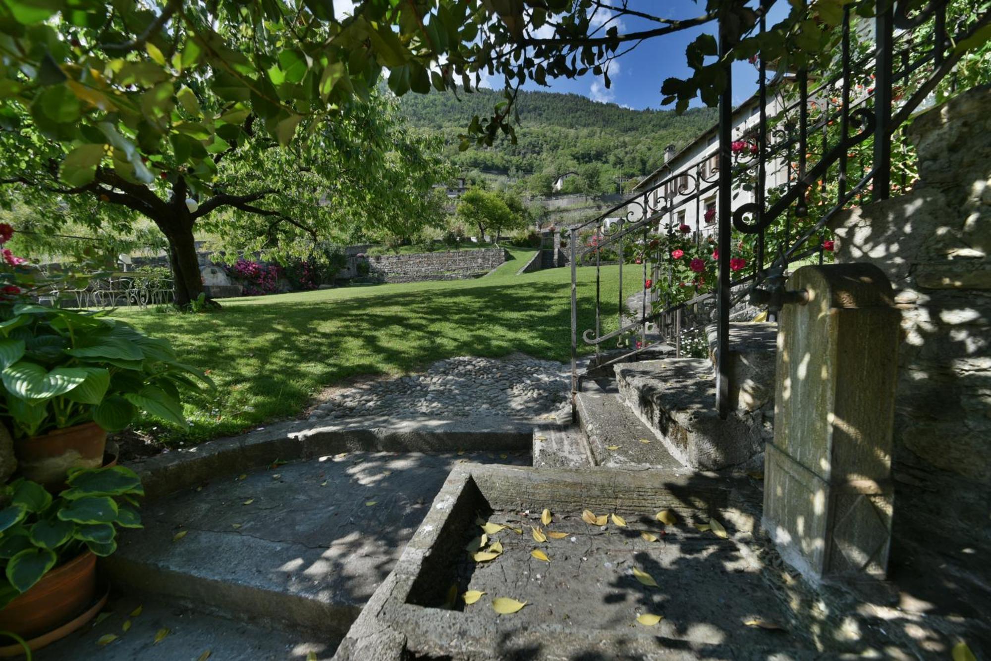 Vila Piano Nobile Al Roseto Del Drago San Bernardo  Exteriér fotografie